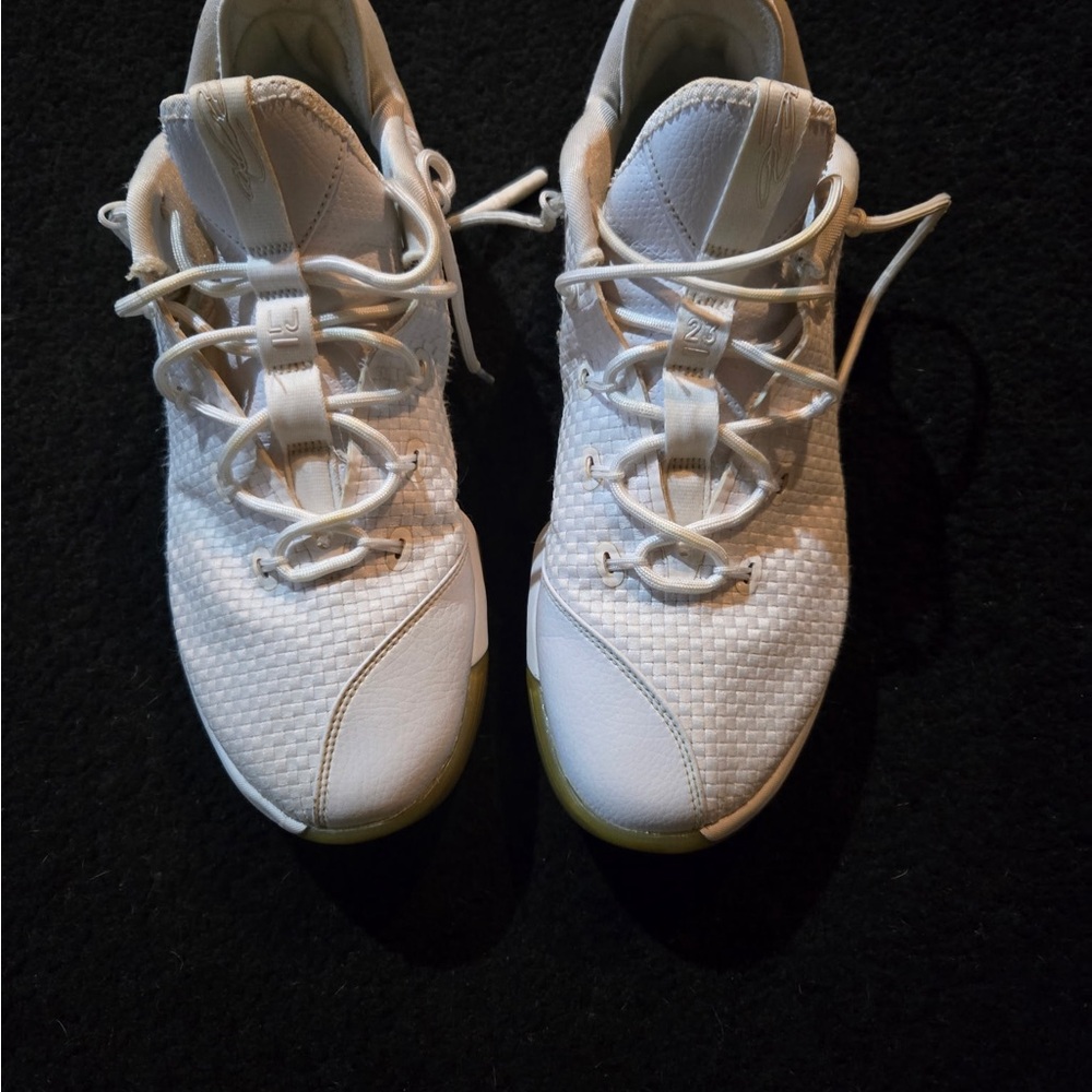 Nike White Athletic Shoes with Breathable Design